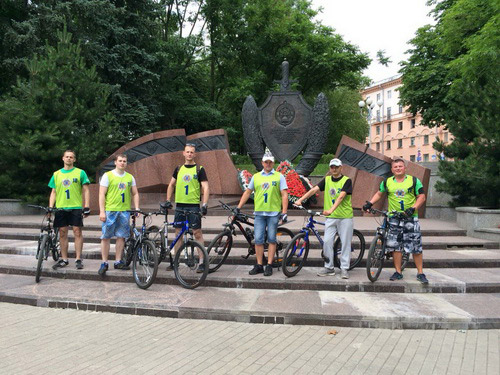 Заводской р-н: сотрудники РУВД посвятили велопробег грядущему 100-летию милиции
