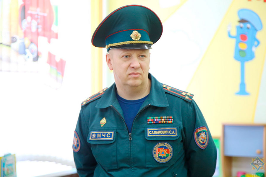 Начальник столичного МЧС Сергей Саланович посетил детские сады Заводского района г.Минска