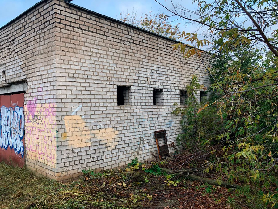 Заводской район. Бросовые здания под контролем.