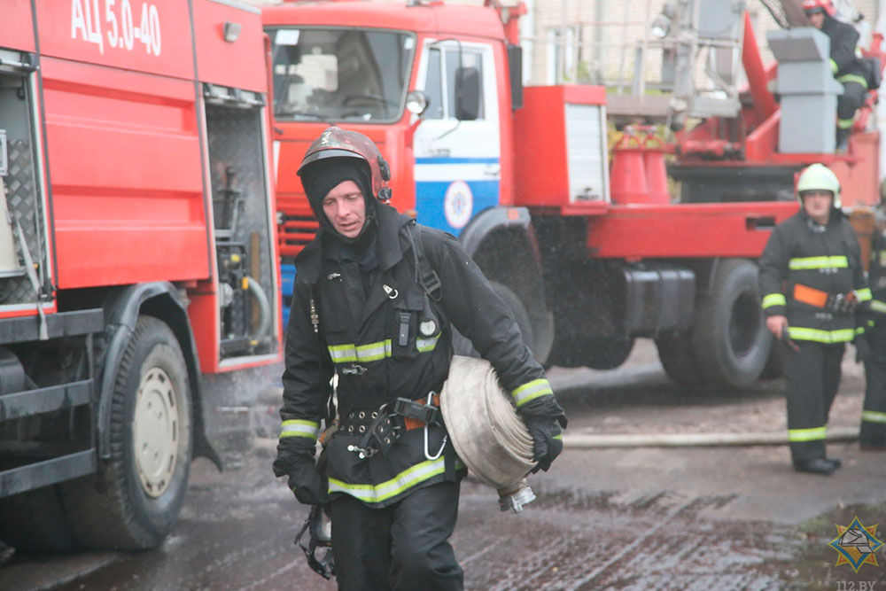 В Минске работники МЧС ликвидировали пожар частного дома