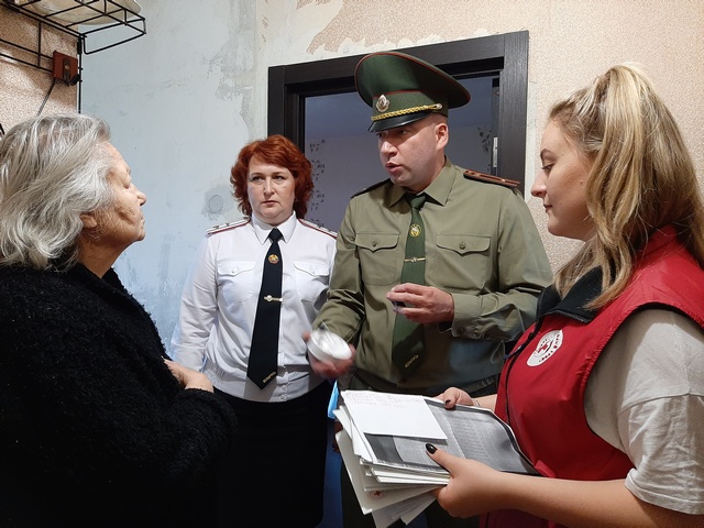 МЧС присоединяется к поздравлениям ко Дню работников социальной защиты