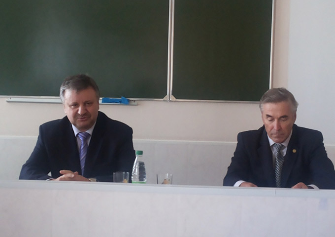 22 сентября 2015 года в актовом зале УО «Минский инновационный университет» состоялась встреча главы администрации Заводского района г.Минска Жогло Олега Михайловича со студентами данного учебного заведения.