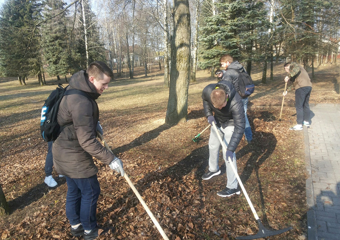 26 марта 2016 года в Заводском районе г.Минска прошли субботники с участием трудовых коллективов предприятий района.