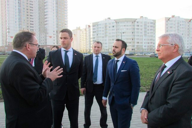 Австрийская делегация почтила память погибших в Тростенце