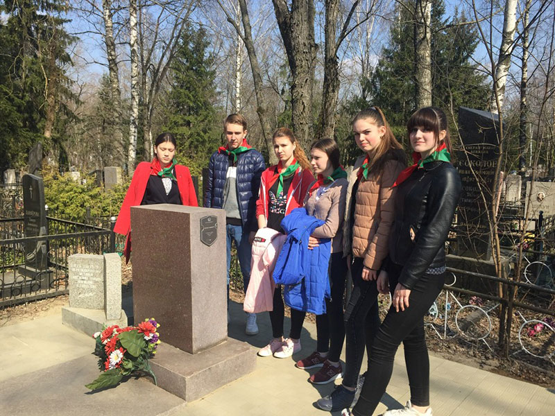 Благоустройство памятников, воинских захоронений, мемориальных досок и памятных знаков