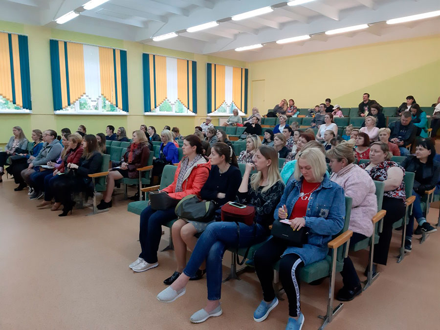 Оздоровление и занятость детей— это главная задача взрослых. Родительские конференции в Заводском районе.