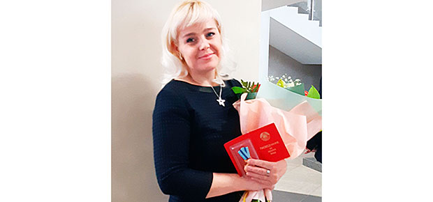 Еще одна многодетная мама из Заводского района стала обладательницей ордена Матери.