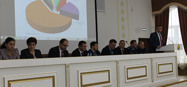 14 ноября, на заседании администрации был рассмотрен вопрос «О состоянии идеологической работы в учреждениях, обеспечивающих получение профессионально-технического, среднего специального и высшего образования, расположенных на территории Заводского района