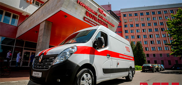 Автомобиль скорой медицинской помощи марки «Рено» подарили медикам 10-й больницы.
