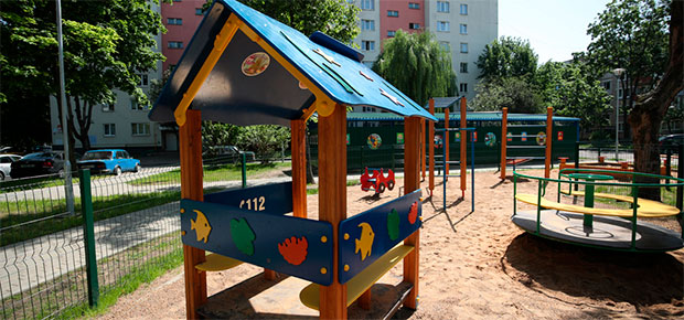 РОЧС Заводского района обустроил имиджевую детскую площадку во дворе на ул. Ташкентской.