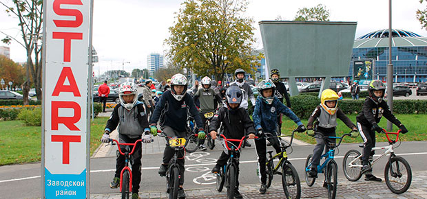 В Заводском районе прошли детские гонки на велосипедах