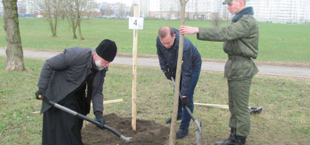 На территории мемориального комплекса «Тростенец» была заложена «Аллея жизни».