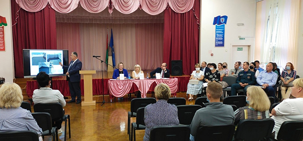 17 августа 2021 г. прошла встреча главы администрации с населением по месту жительства 