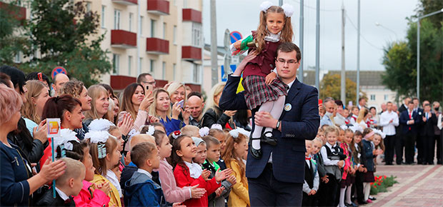 Гимназия № 25 вернулась в обновленное здание на ул. Седова.