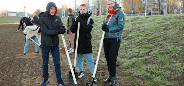 Вдоль нового участка ул. Корзюки 30 октября высадили более 40 лип.