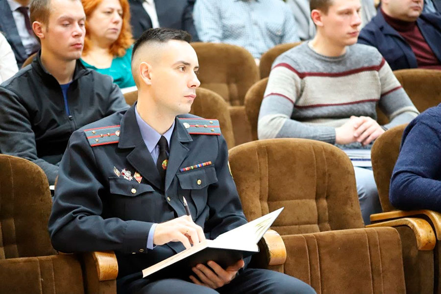 Диалоговая площадка по обсуждению проекта Конституции прошла в УВД Заводского района г.Минска.