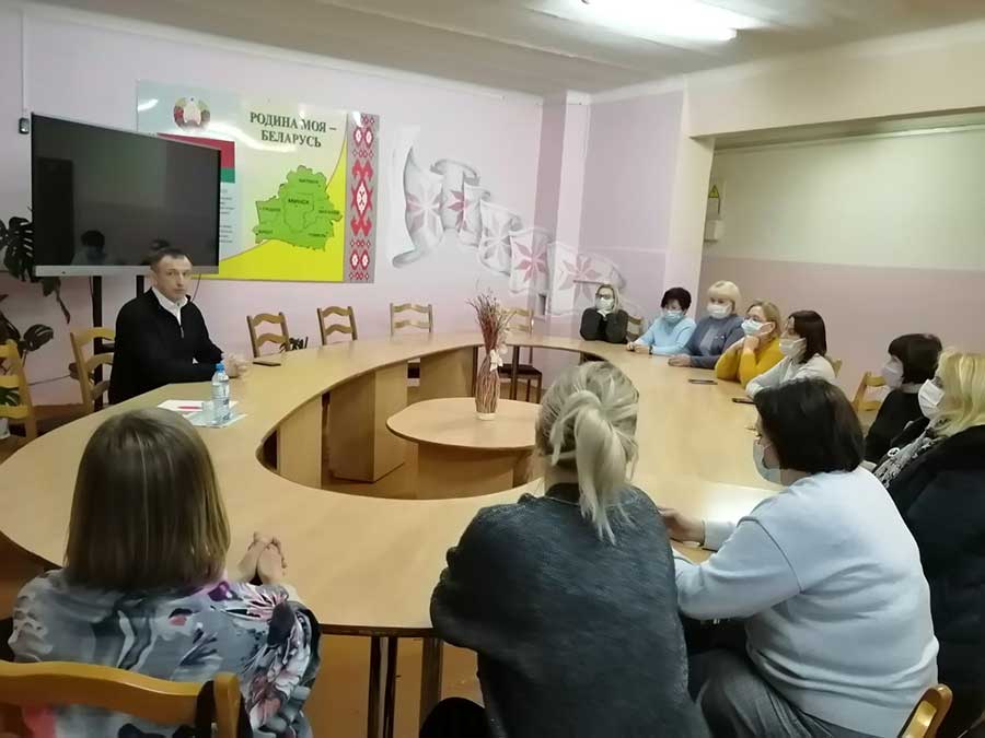 управляющий делами администрации Крымский А.А. – ГУО «Средняя школа № 82 г.Минска»