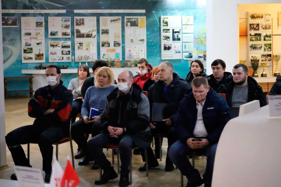 Выездное открытое заседание с участием сотрудников ГАИ состоялось на Минском автомобильном заводе