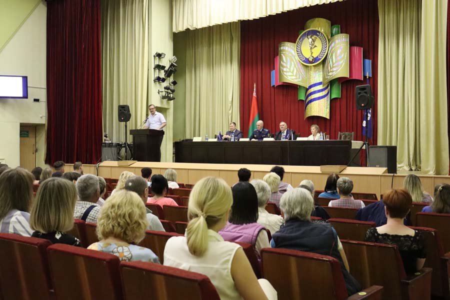В универмаге «Беларусь» прошла диалоговая площадка по актуальной тематике
