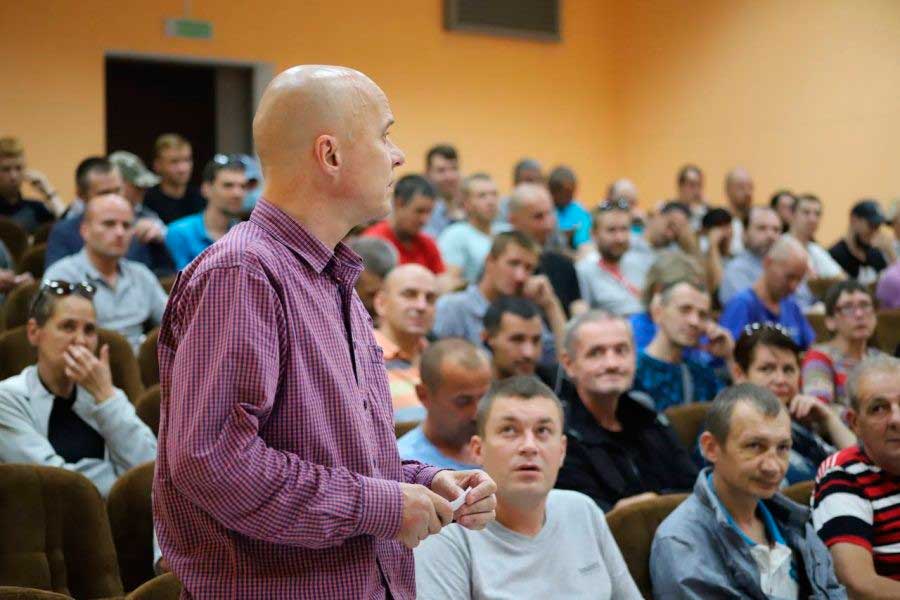 «Хочу зарабатывать две-три тысячи рублей». Как переступивших закон граждан пытаются трудоустроить