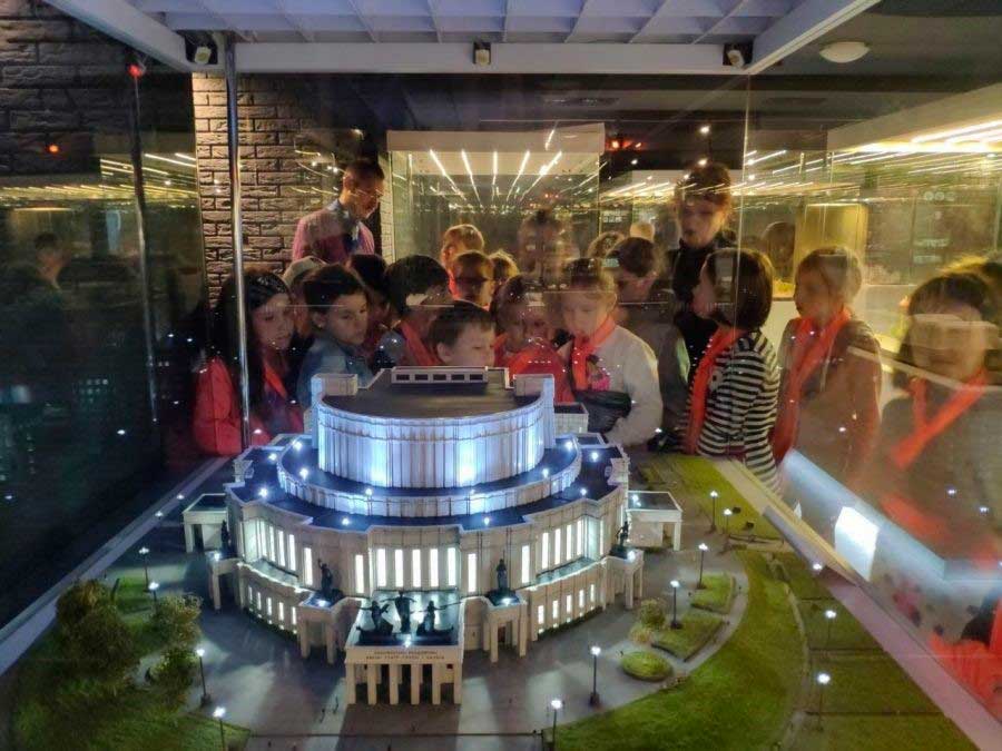 Лагеря дневного пребывания уже приняли более 3,5 тысяч школьников Заводского района.