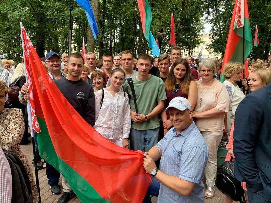 Праздничный концерт в Александровском сквере продолжил «Форум патриотических сил»