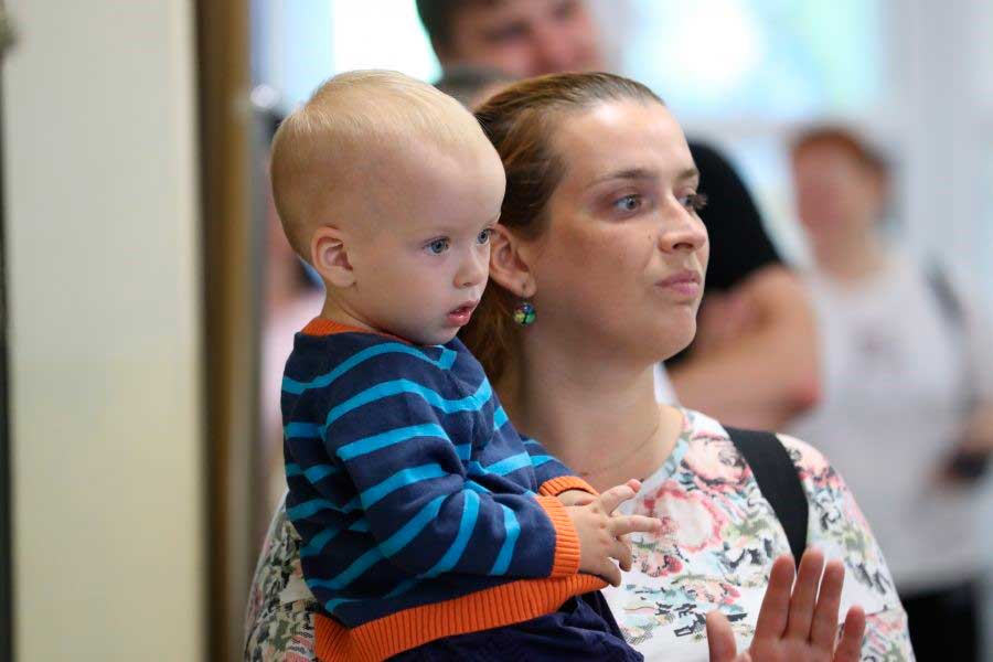 В Заводском районе для детей из многодетных семей организовали праздник «В школу с улыбкой»