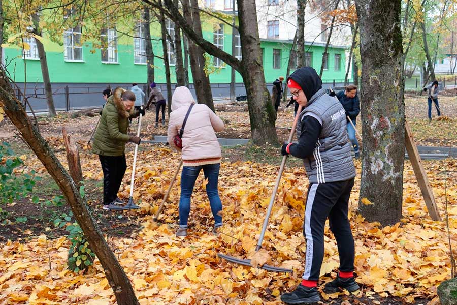 В Заводском районе в октябрьских субботниках уже приняли участие более 12,5 тыс. человек