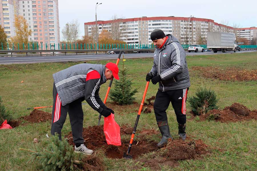 В Заводском районе в октябрьских субботниках уже приняли участие более 12,5 тыс. человек