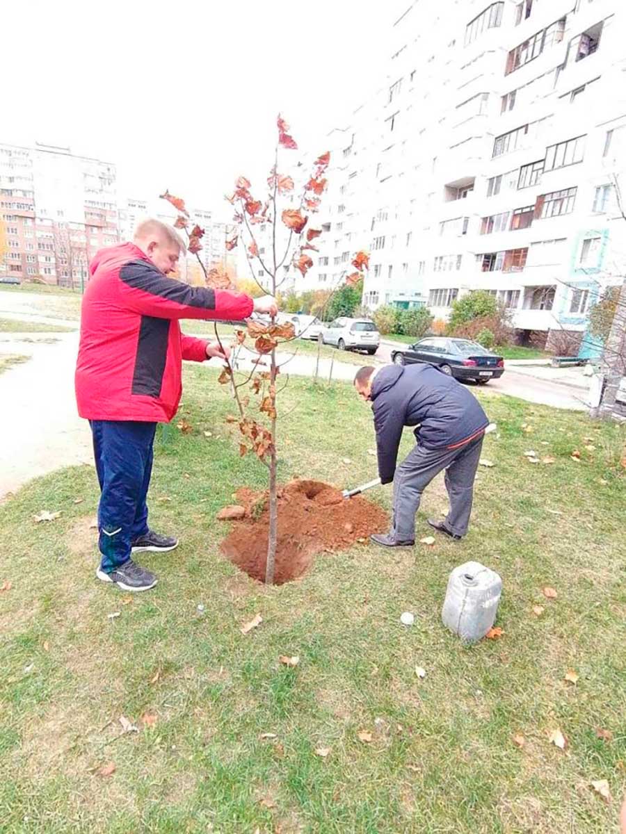 В Заводском районе в октябрьских субботниках уже приняли участие более 12,5 тыс. человек