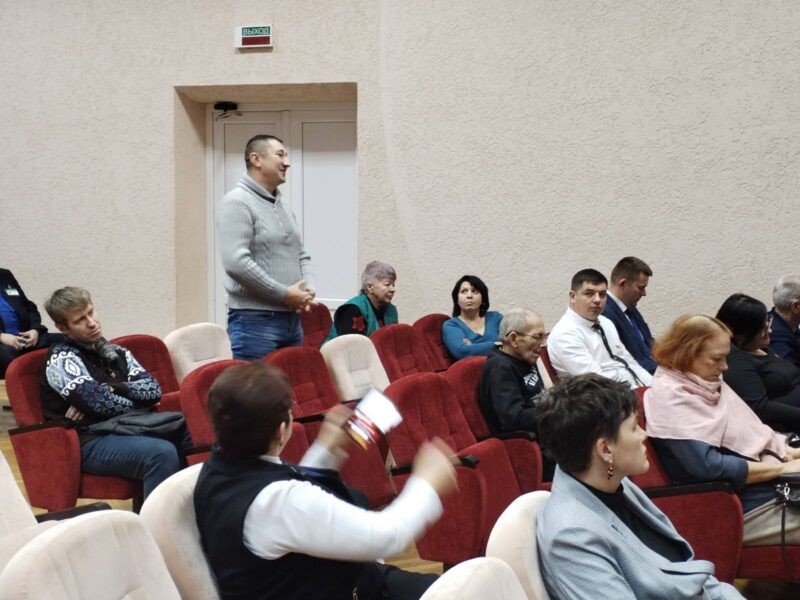 В Заводском районе прошла встреча населения с местной администрацией. Что обсудили