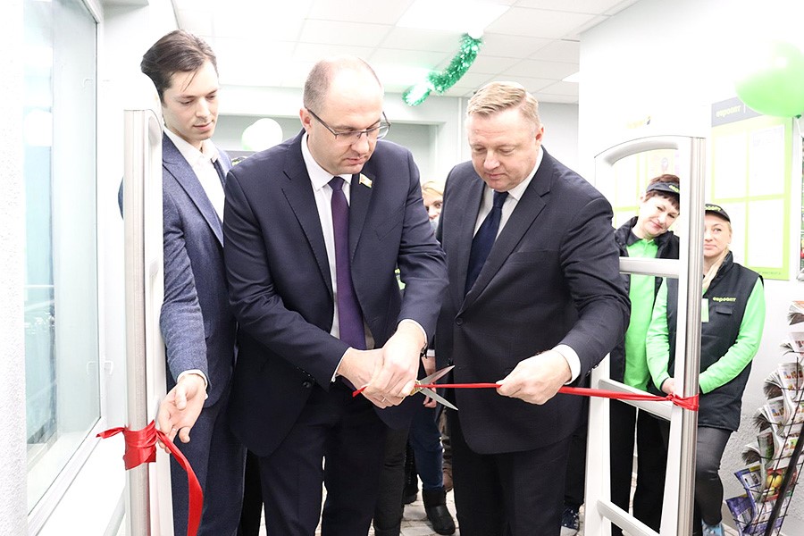 В жилом районе Сосны торжественно открыли магазин крупной торговой сети