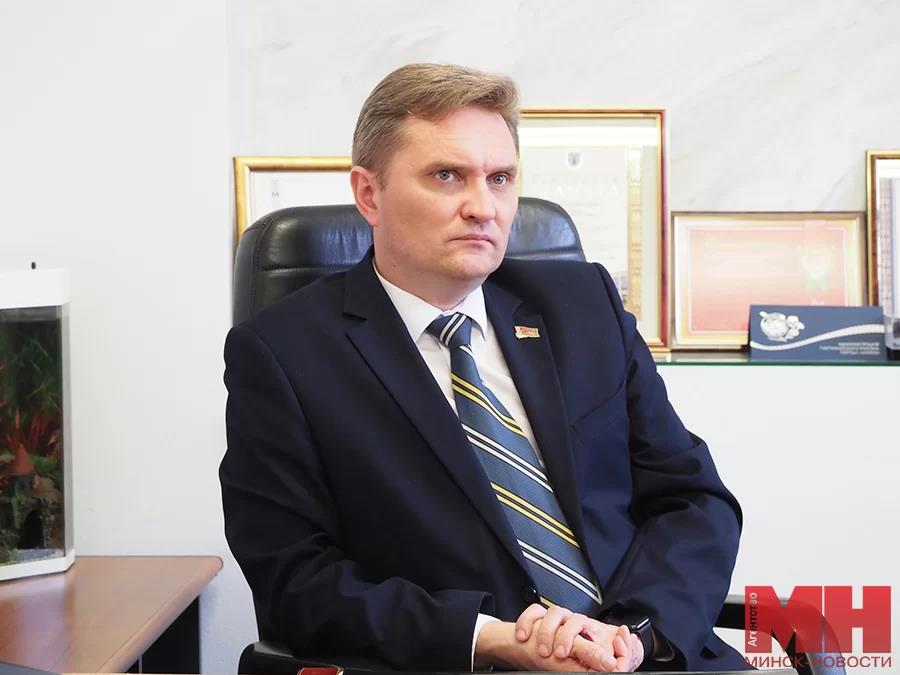Заместитель председателя Мингорисполкома Александр Черников встретился с трудовым коллективом УКС Заводского района
