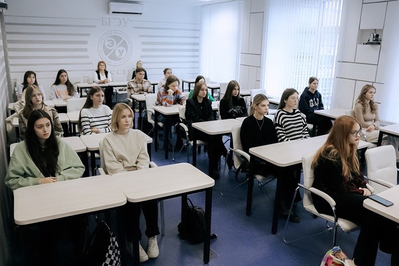 В мероприятии приняли участие студенты ФМБК и заместитель декана Любовь Васильева
