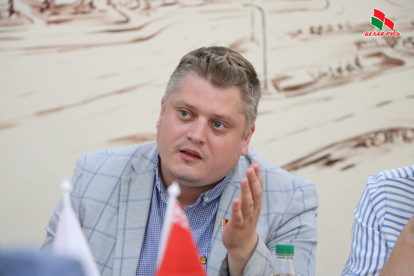 ЗАСЕДАНИЕ ПРЕЗИДИУМА МГО РОО «БЕЛАЯ РУСЬ»