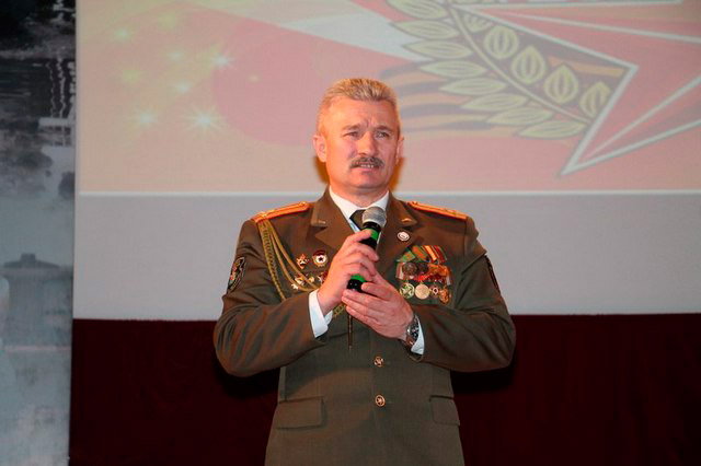 Праздничный концерт, посвященный Дню защитников Отечества и Вооруженных Сил Республики Беларусь прошел в Университете гражданской защиты МЧС Беларуси. 