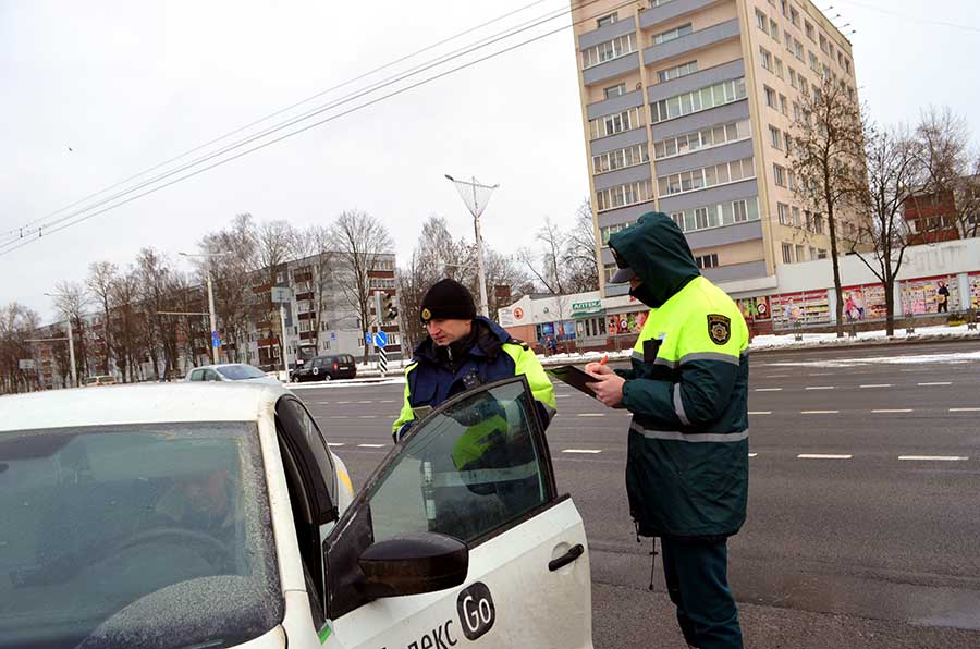 ГАИ и Транспортная инспекция выявляют факты нарушений водителями такси