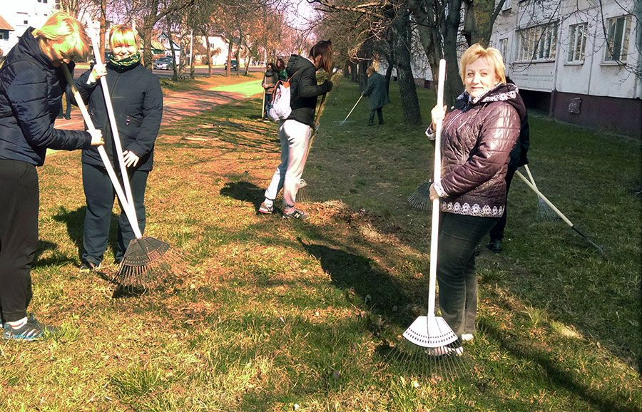 Коллектив ГУ«ТЦСОН Заводского района» принял участие в городском субботнике»