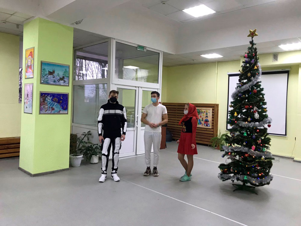 22.12.2020 в отделении дневного пребывания для инвалидов прошло новогоднее представление «Чудеса на Рождество» организованное студентами Белорусской государственной академии авиации.