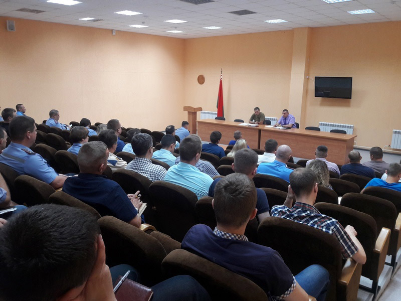 Заводской район: правила ведения охоты и рыболовства доведены сотрудникам Заводского РУВД столицы