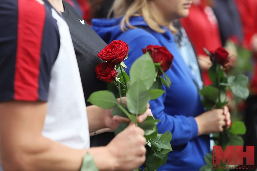 Представители религиозных конфессий Беларуси и участники велопробега возложили цветы к «Вратам Памяти»